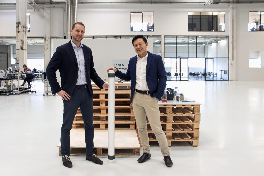 Danske Aquaporin indgår i australsk partnerskab om at levere naturlige aromaer af høj kvalitet Matt Boczkowski, CEO og Yunfeng Li, kommerciel direktør i Aquaporin.
