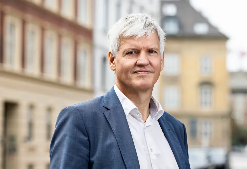 Dansk Arbejdsgiverforening: Meget positivt, at lavere dimittendsats får flere nyuddannede i job
